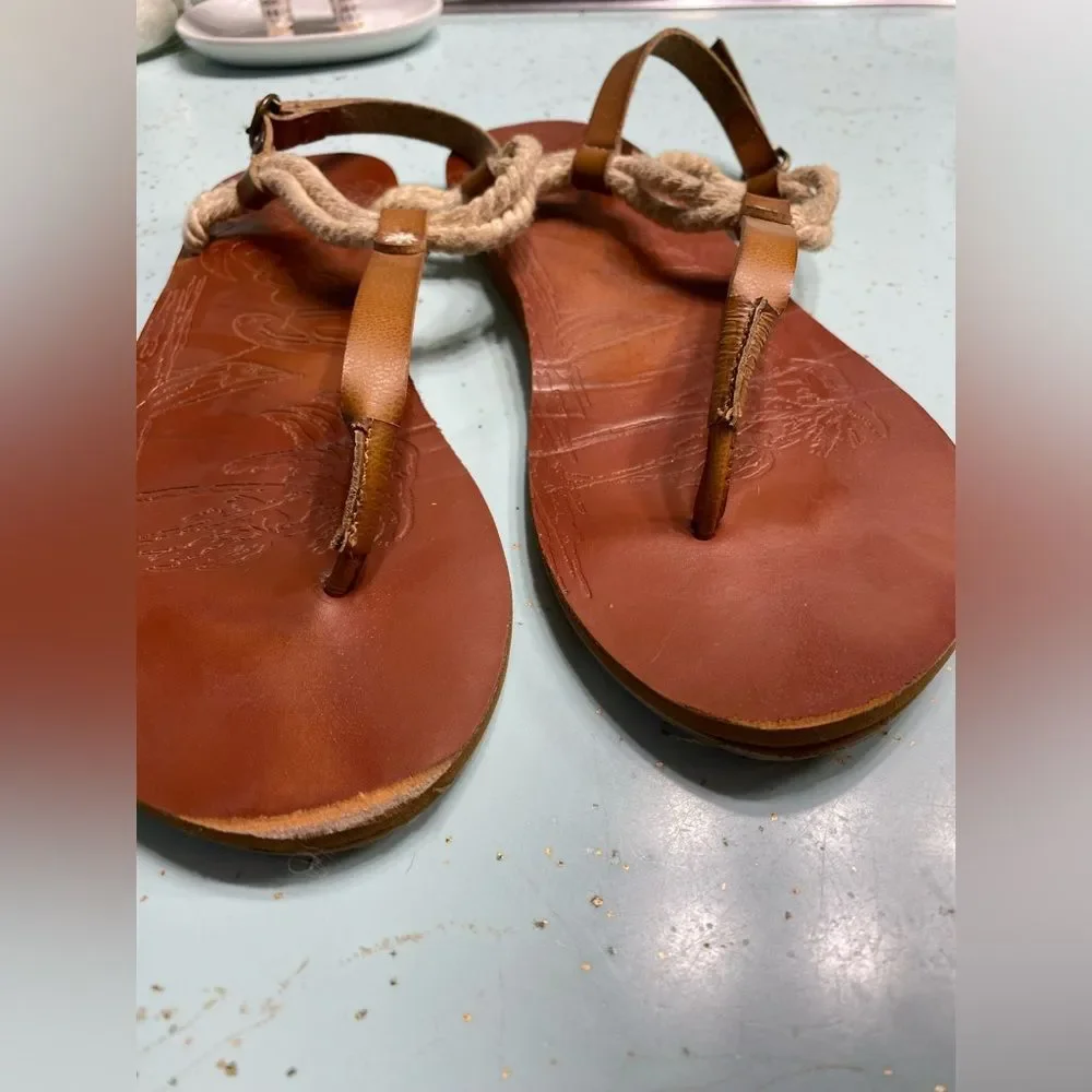 Roxy sandals size 7.5